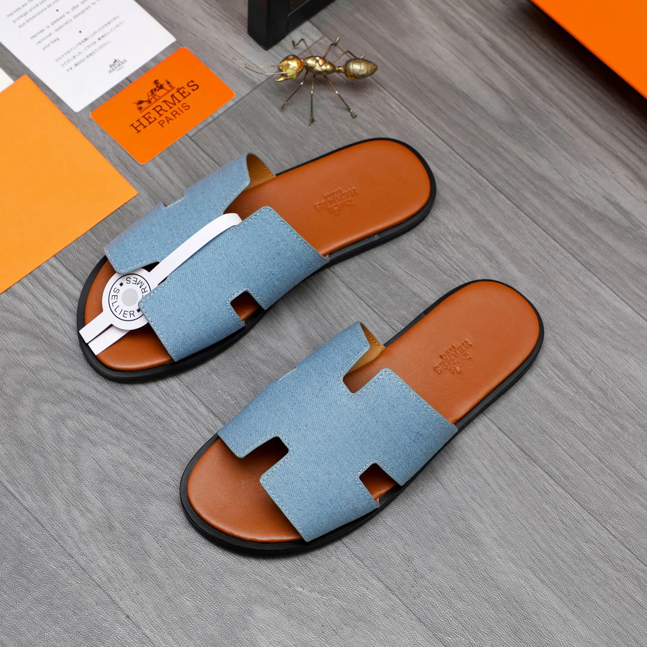 Men's shoes 💰280 Product trademark: Hermes "Hermes" slippers True size: 38-46 Product material: Denim breathable upper, microfiber lining, original outsole